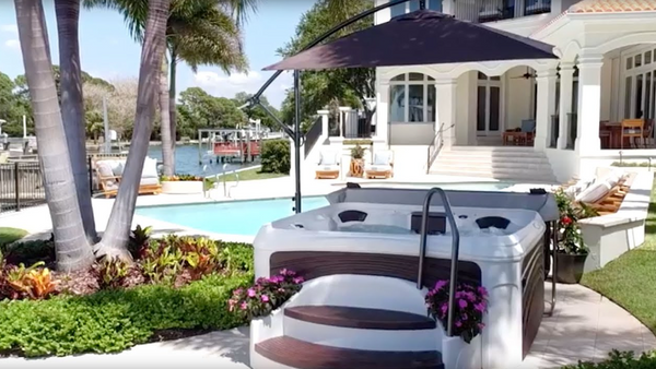 DreamMaker Cabana 2500L With Suite