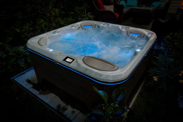 Hydropool Signature 579 Hot Tub - GOLD