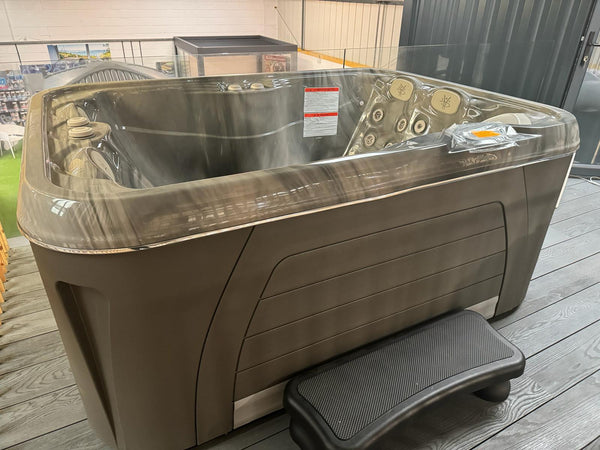 Serenity 4300 Hot Tub - Ex-Display